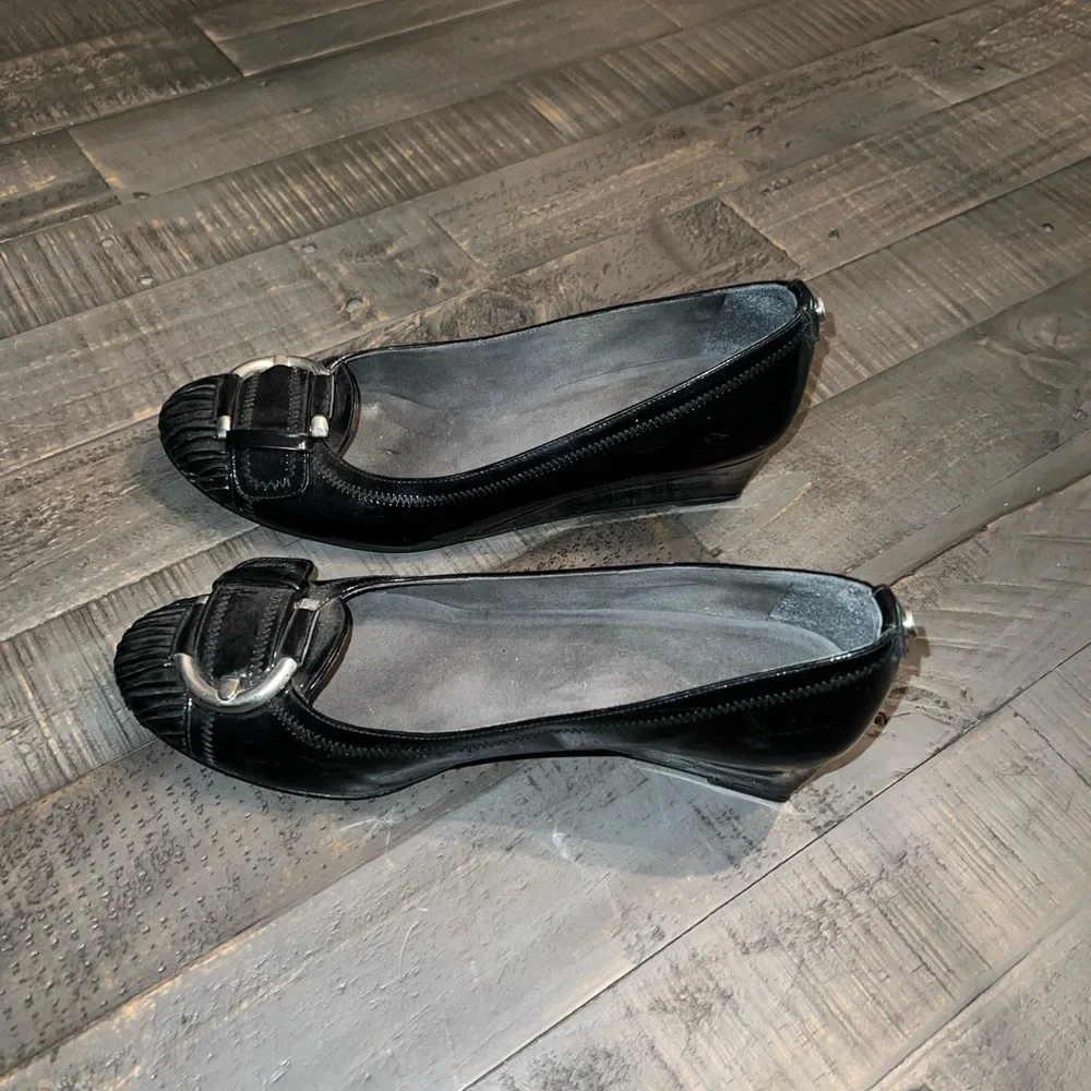Stuart Weitzman Black Patent Leather Buckle Wedge Pumps‎ Made in Spain Size 8 - Picture 3 of 7